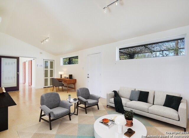 Listing photo id 8 for 1514 Probandt