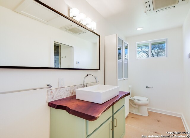 Listing photo id 9 for 1514 Probandt