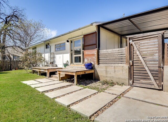 Listing photo id 16 for 1514 Probandt