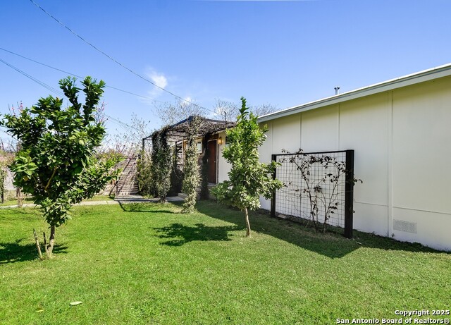 Listing photo id 1 for 1514 Probandt