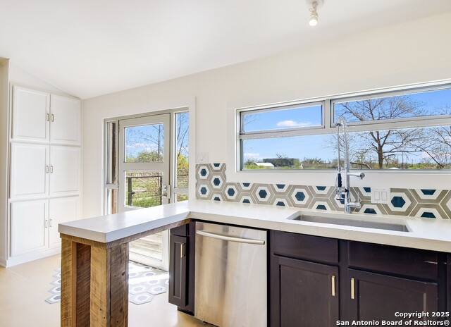 Listing photo id 2 for 1514 Probandt