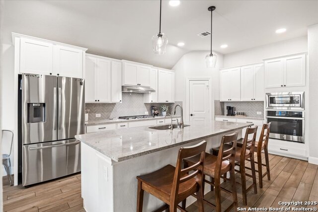 Listing photo id 12 for 2238 Hoja  