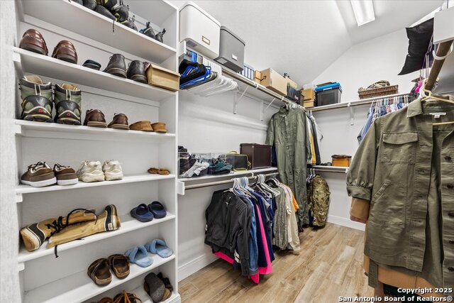 Listing photo id 20 for 2238 Hoja  