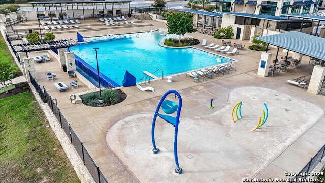 Listing photo id 40 for 2238 Hoja  