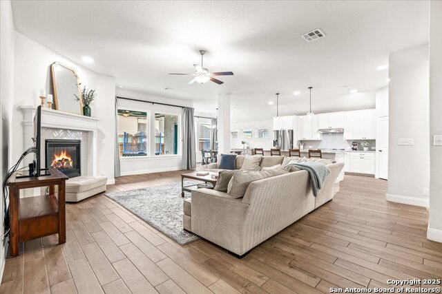 Listing photo id 5 for 2238 Hoja  