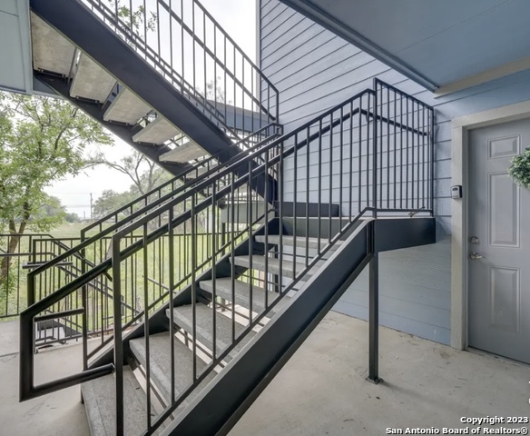 Listing photo id 19 for 6423 Melissa Ann  2104