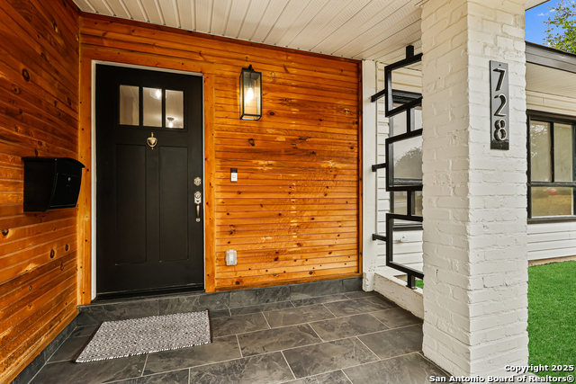 Image 3 of 31 For 728 Rittiman Rd