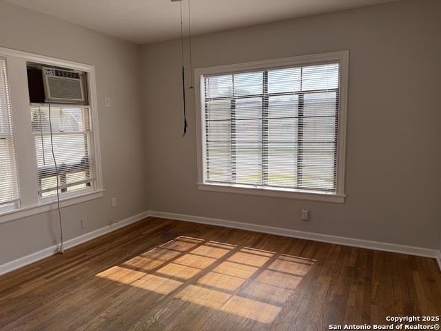 Image 6 of 10 For 319 Harding Pl  1