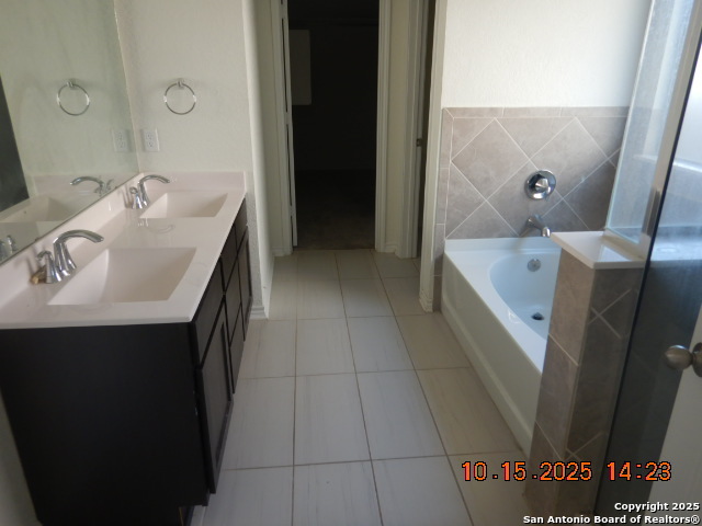 Listing photo id 8 for 6555 Runaway Row