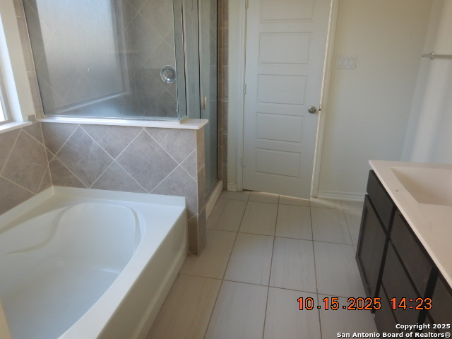 Listing photo id 9 for 6555 Runaway Row