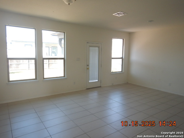 Listing photo id 12 for 6555 Runaway Row