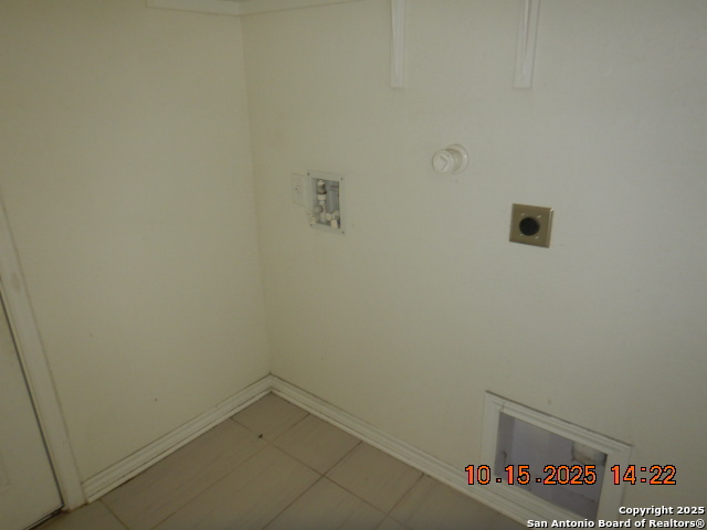 Listing photo id 2 for 6555 Runaway Row