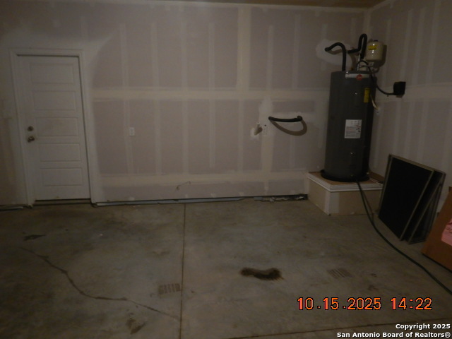 Listing photo id 3 for 6555 Runaway Row