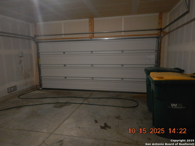 Listing photo id 4 for 6555 Runaway Row