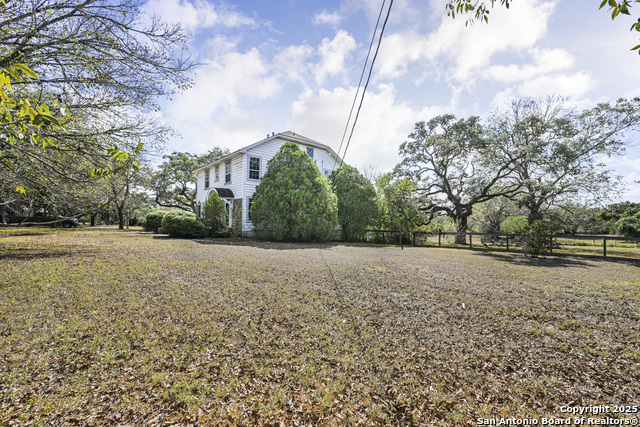 Listing photo id 0 for 1002 Gonzales E