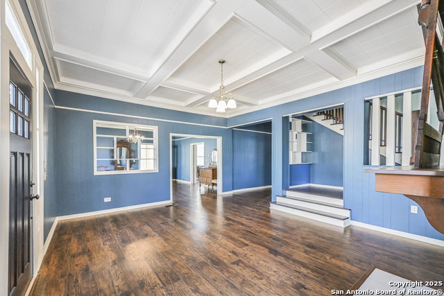 Listing photo id 4 for 1002 Gonzales E