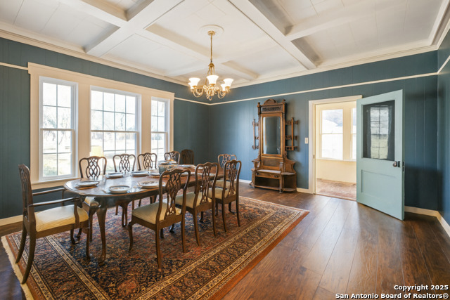 Listing photo id 5 for 1002 Gonzales E