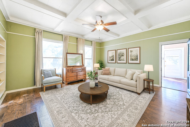 Listing photo id 7 for 1002 Gonzales E