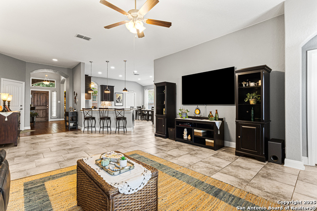 Image 10 of 22 For 2221 Sungate