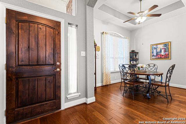 Image 4 of 22 For 2221 Sungate