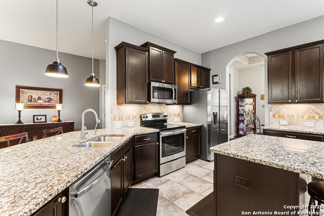 Image 8 of 22 For 2221 Sungate