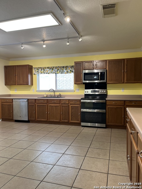 Image 7 of 25 For 10434 Manor Creek