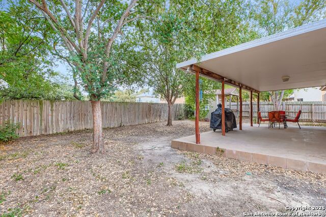 Image 21 of 24 For 8614 Cross Spring