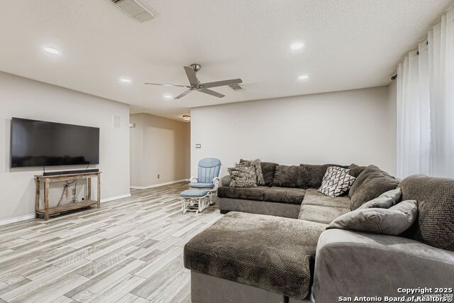 Image 4 of 24 For 8614 Cross Spring