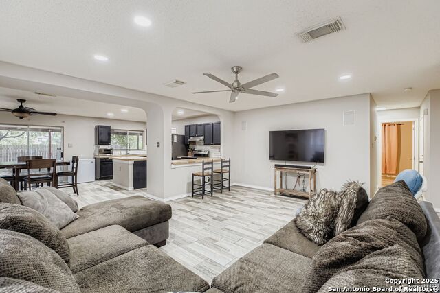 Image 5 of 24 For 8614 Cross Spring