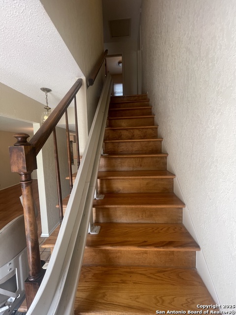 Listing photo id 18 for 9411 Wahada  