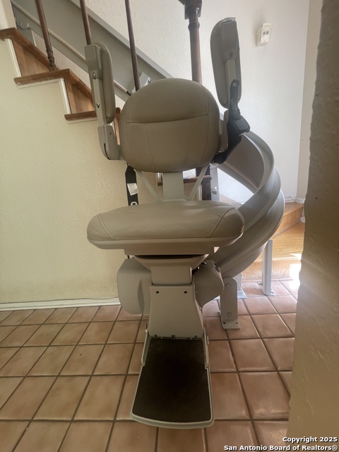 Listing photo id 19 for 9411 Wahada  