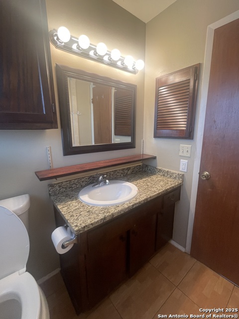 Listing photo id 21 for 9411 Wahada  