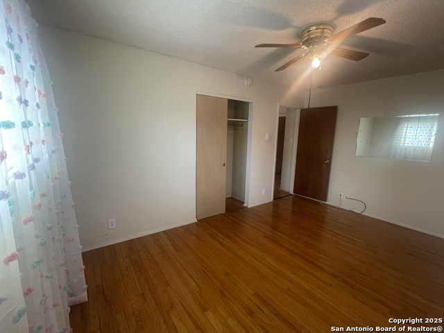 Listing photo id 23 for 9411 Wahada  