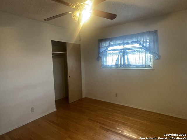 Listing photo id 26 for 9411 Wahada  