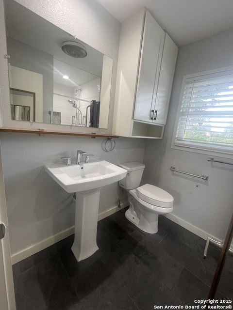 Listing photo id 31 for 9411 Wahada  