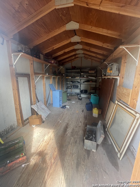 Listing photo id 35 for 9411 Wahada  