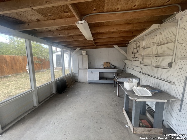 Listing photo id 37 for 9411 Wahada  