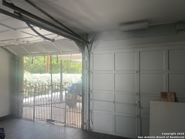 Listing photo id 44 for 9411 Wahada  