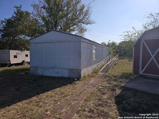 Image 5 of 13 For 325 Gabe Rd.