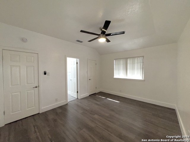 Image 18 of 31 For 410 Shadowbluff