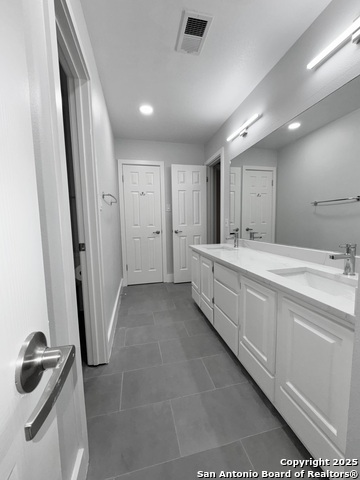 Image 19 of 31 For 410 Shadowbluff