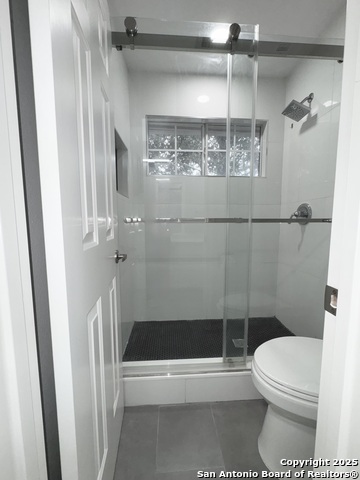 Image 20 of 31 For 410 Shadowbluff