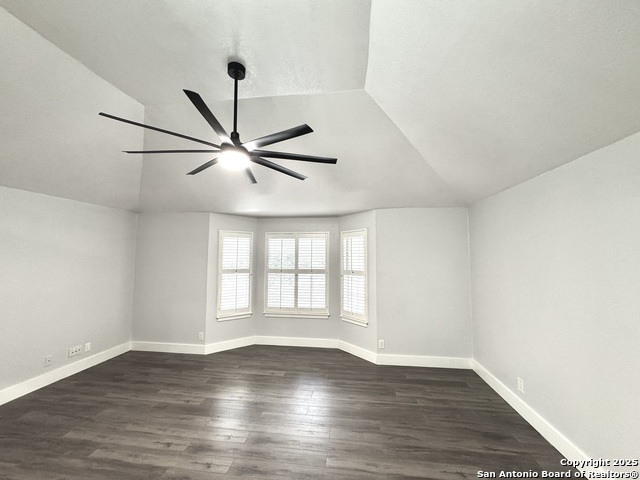 Image 24 of 31 For 410 Shadowbluff