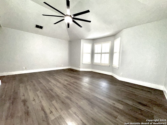 Image 25 of 31 For 410 Shadowbluff