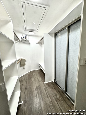 Image 29 of 31 For 410 Shadowbluff