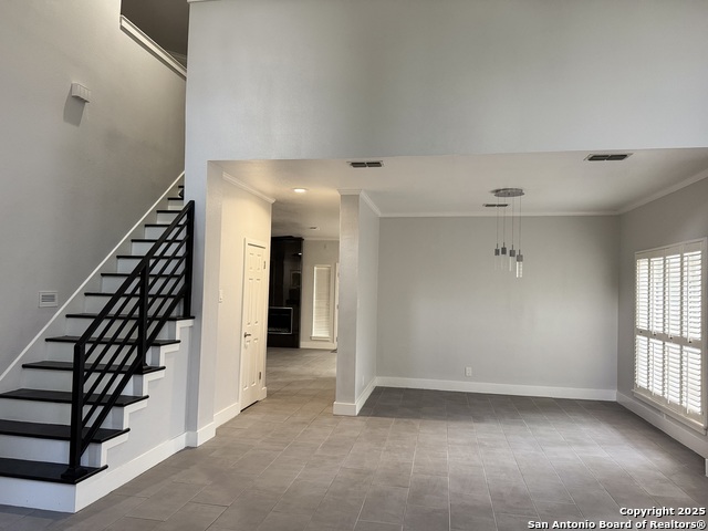 Image 3 of 31 For 410 Shadowbluff