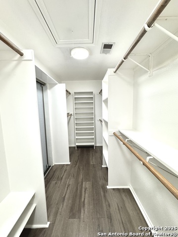 Image 30 of 31 For 410 Shadowbluff