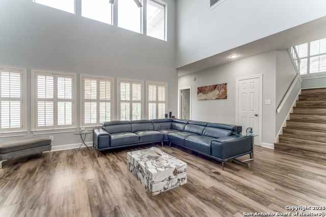 Listing photo id 8 for 19111 Nature Oaks