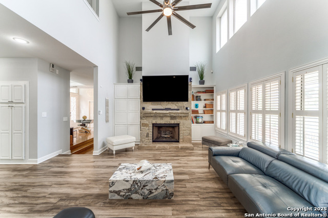 Listing photo id 9 for 19111 Nature Oaks