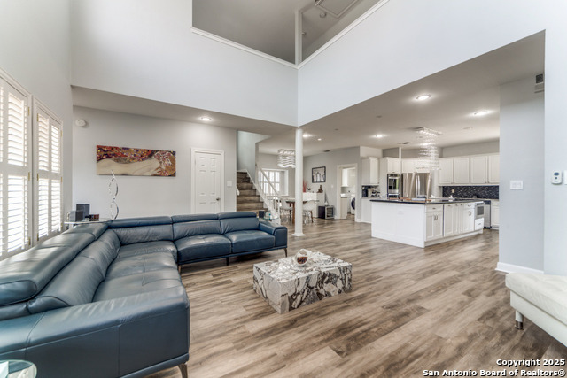 Listing photo id 10 for 19111 Nature Oaks